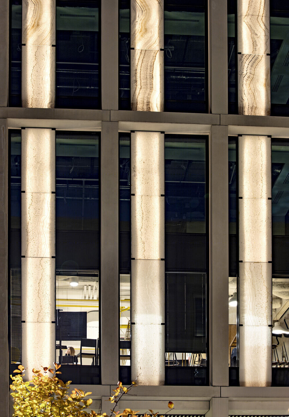 Nowogrodzka 广场现代办公建筑丨波兰华沙丨HRA Architekci-20