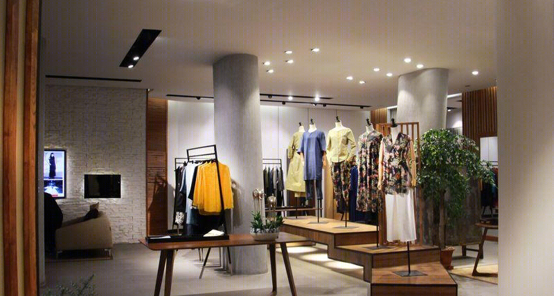 莫焱超丨AIR·U品牌服装店-12