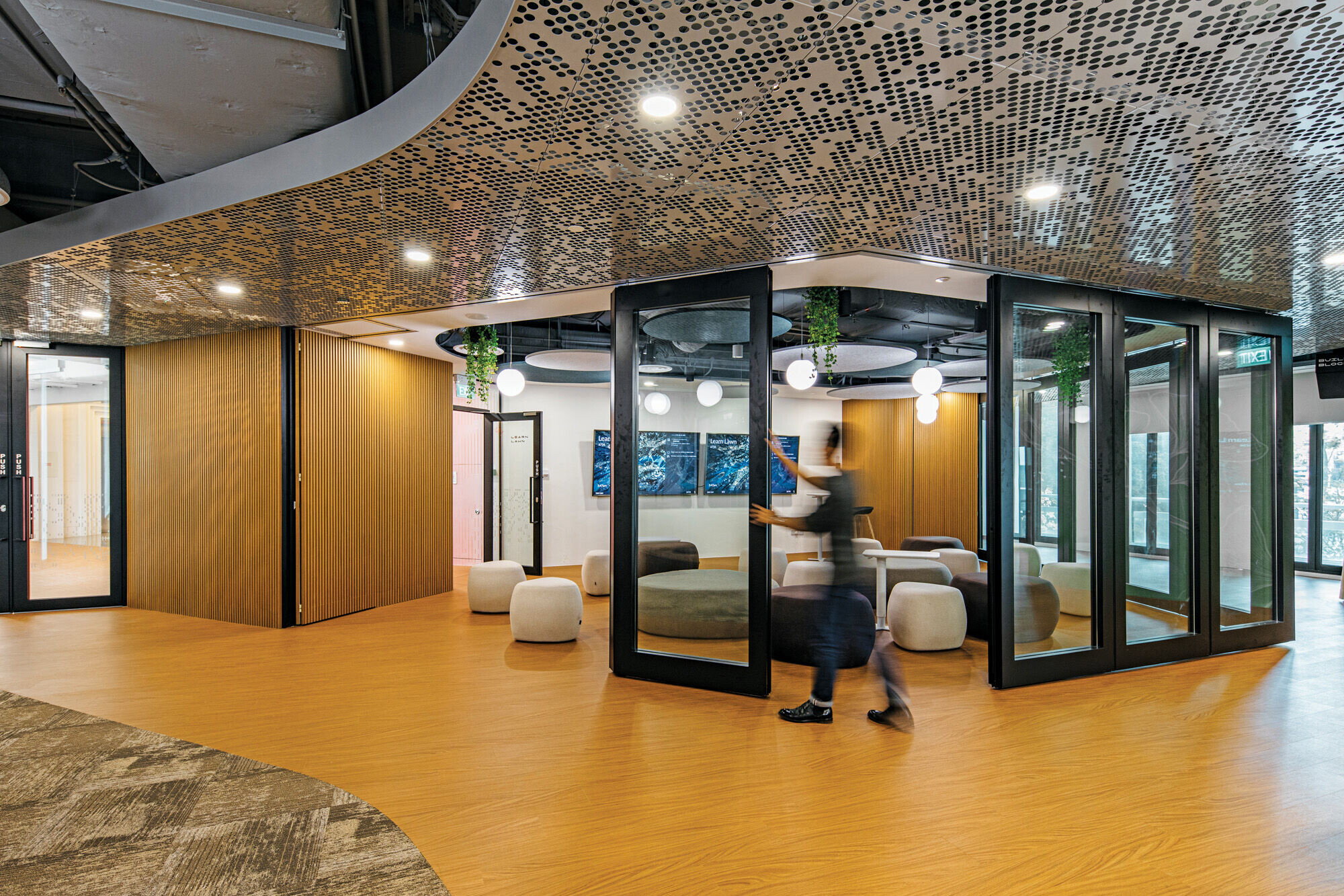 Tcube · 新加坡旅游局数字转型的多功能混合空间设计丨ONG&ONG Group-35