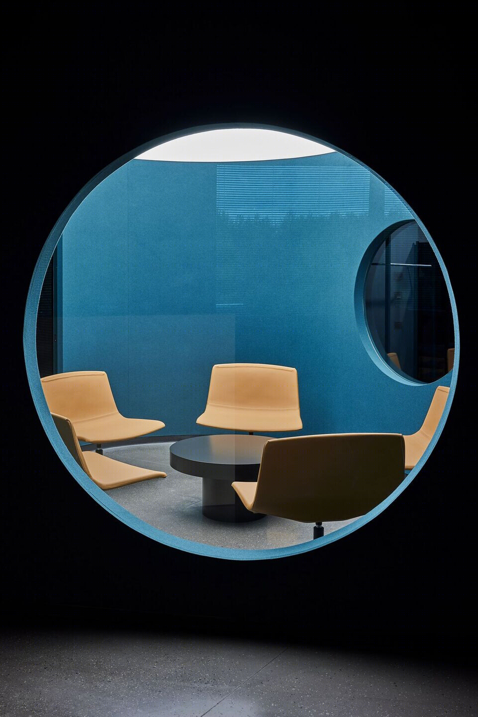 Skuba Office · 暗色调的科技感办公空间丨立陶宛维尔纽斯丨HEIMA architects-5