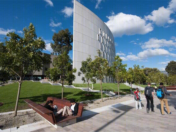 绿色现代的迪肯大学校园改造-6