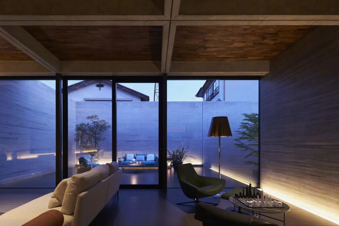 关东 270㎡野兽派美学住宅丨日本丨Apollo Architects & Associates-33