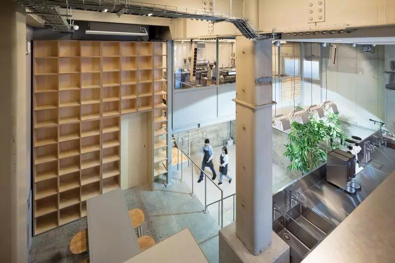 蓝瓶子咖啡打造东京第五家旗舰店,工业风融合自然气息-9