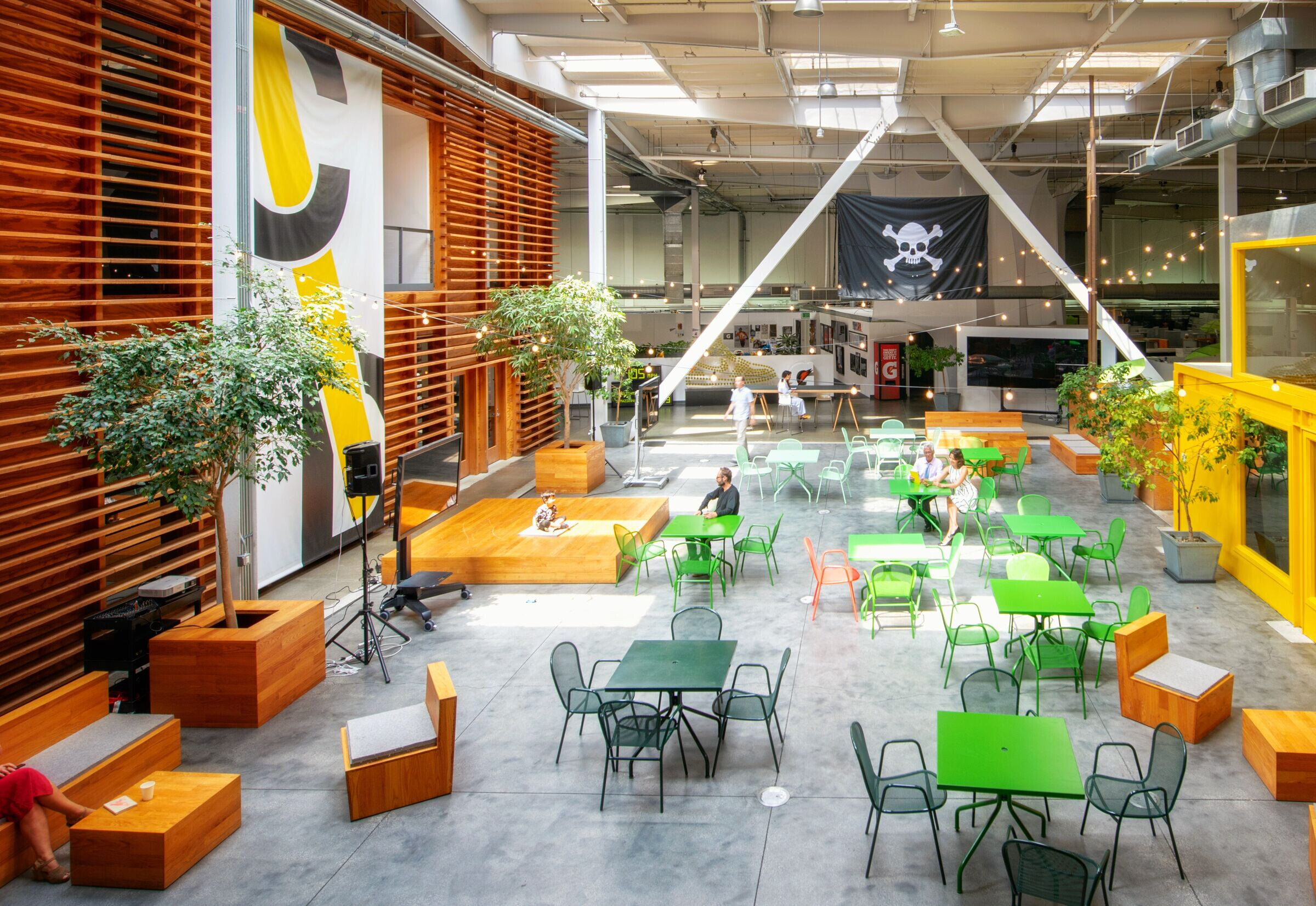 洛杉矶 TBWA\Chiat\Day 总部“围城”式室内设计丨美国洛杉矶丨Spatial Affairs Bureau-12