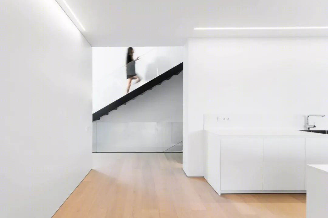 Ruben Muedra Estudio de Arquitectura 打造西班牙 700 平极简别墅-28