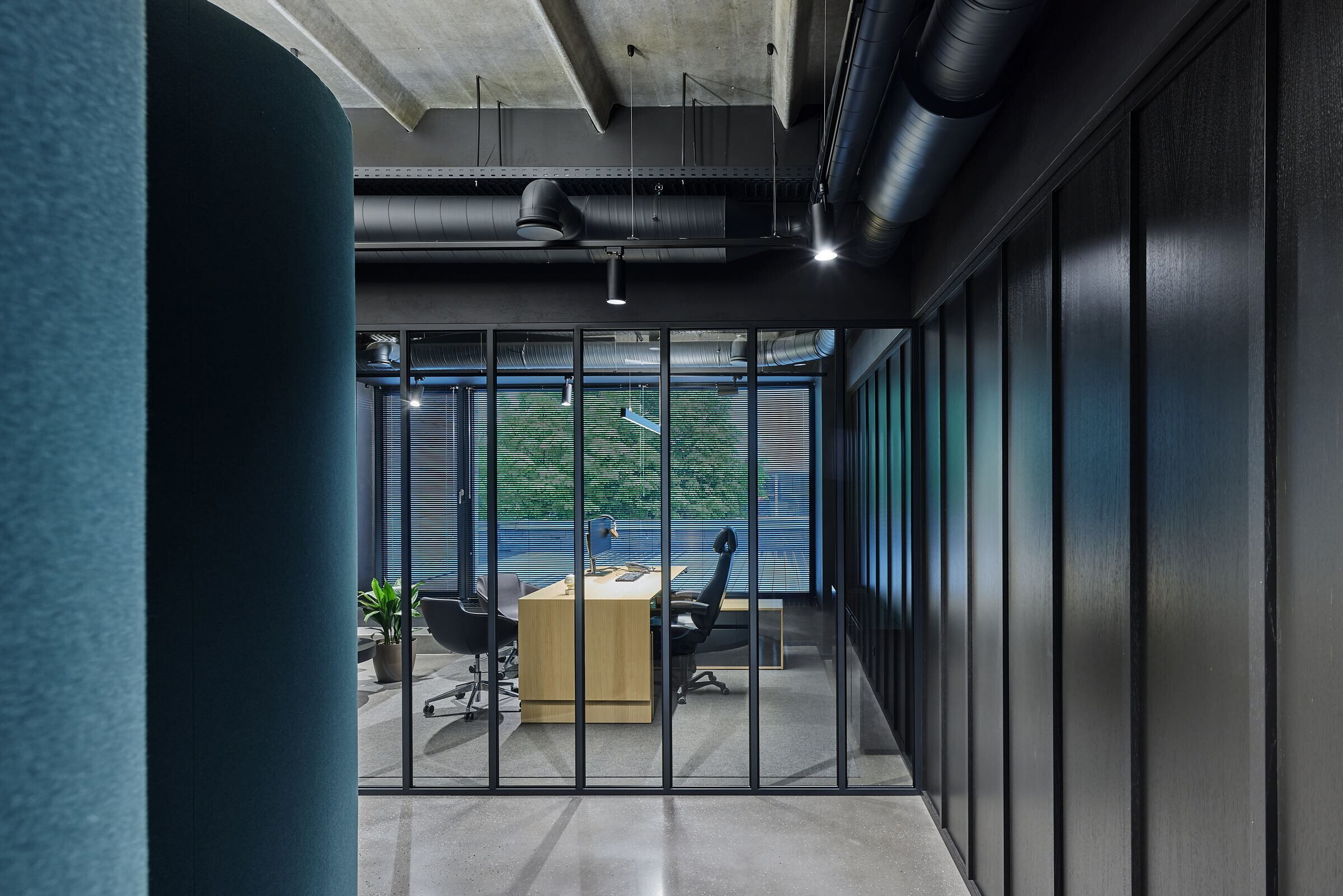 Skuba Office · 暗色调的科技感办公空间丨立陶宛维尔纽斯丨HEIMA architects-25