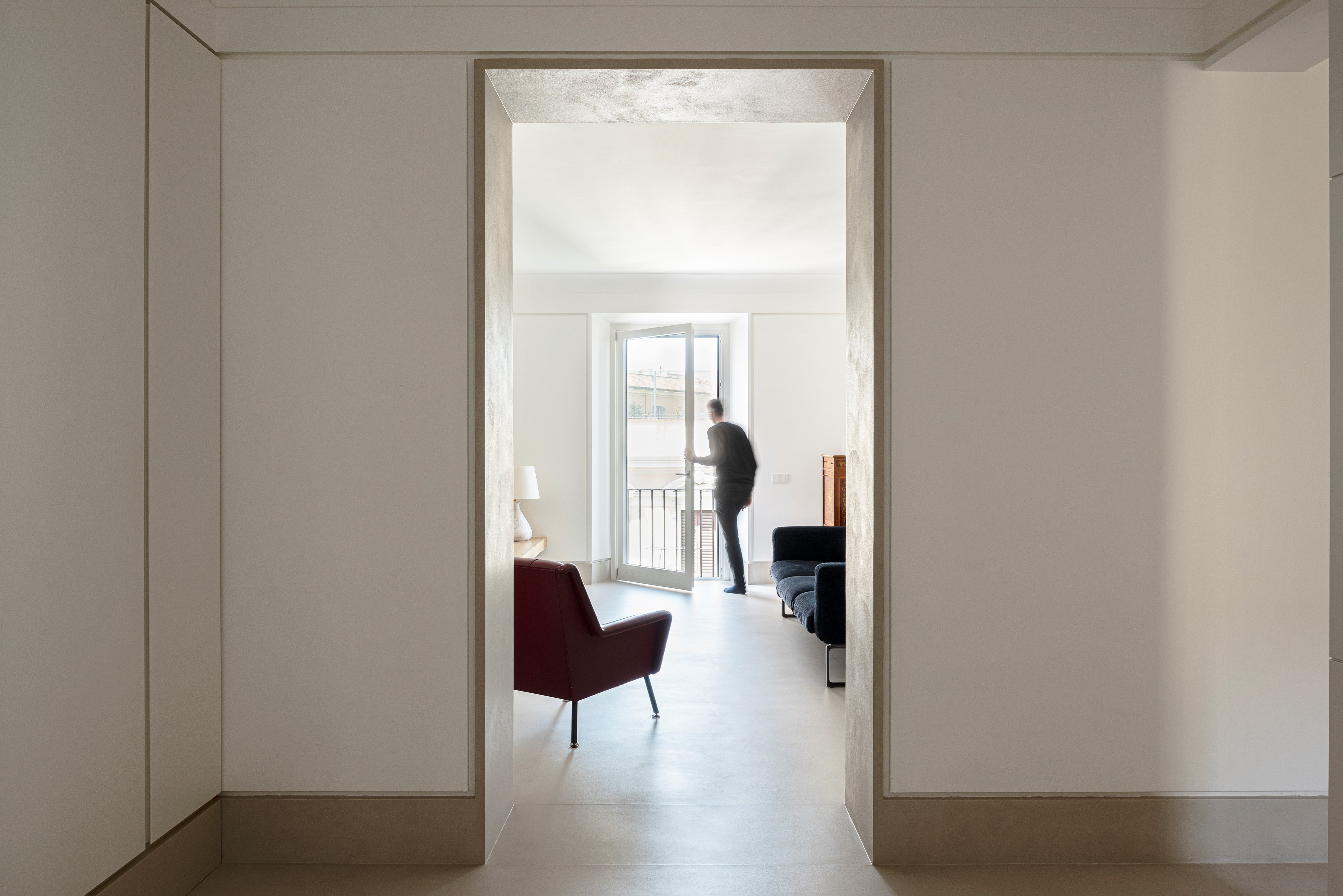 Bomori Architetti 设计的罗马平层公寓——视觉连接和现代风格-2