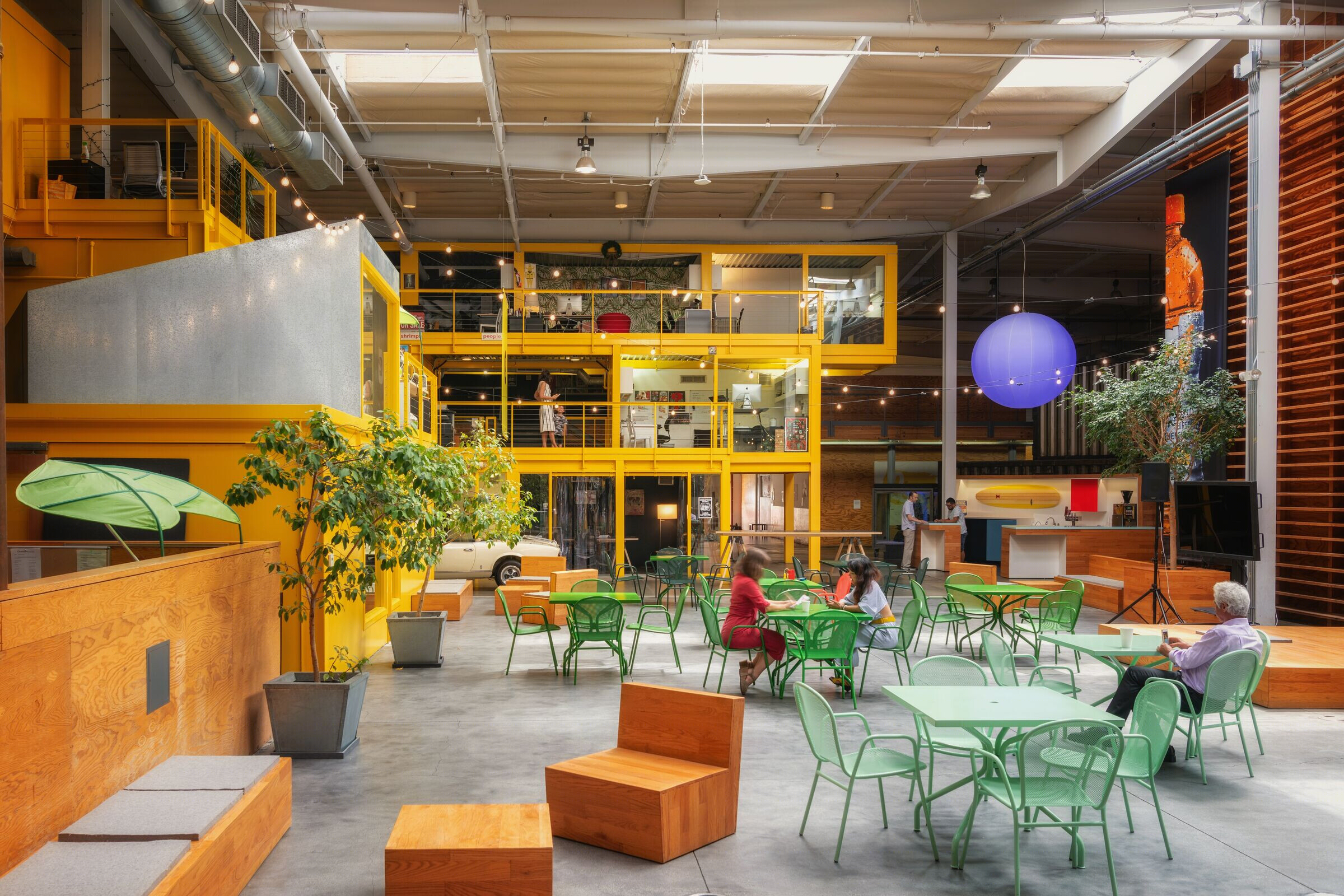 洛杉矶 TBWA\Chiat\Day 总部“围城”式室内设计丨美国洛杉矶丨Spatial Affairs Bureau-13