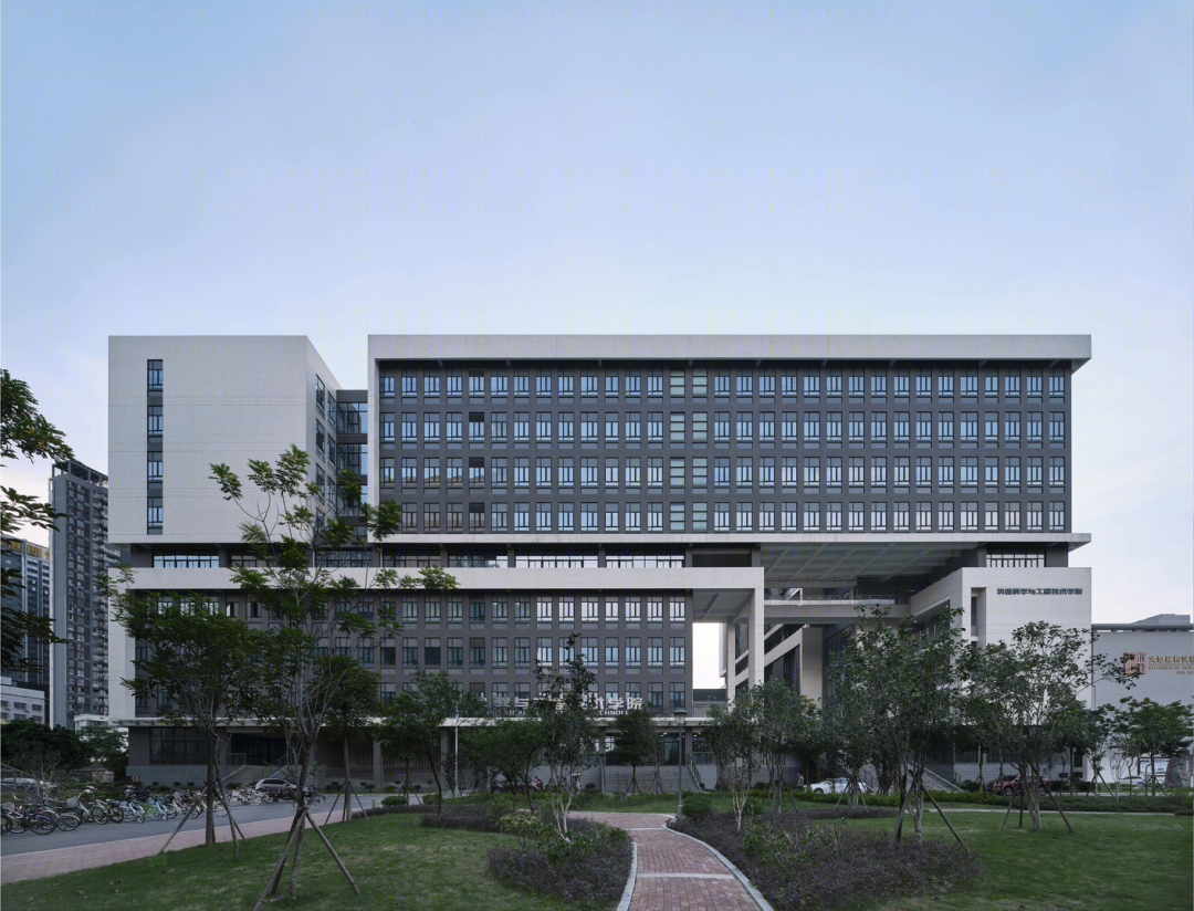 广西大学大学生创新实验中心大楼丨中国广西丨华蓝设计（集团）有限公司-13
