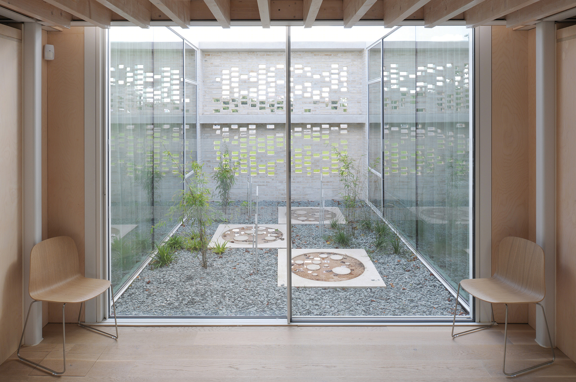 英国玛吉拉纳克郡癌症护理中心丨Reiach and Hall Architects-49