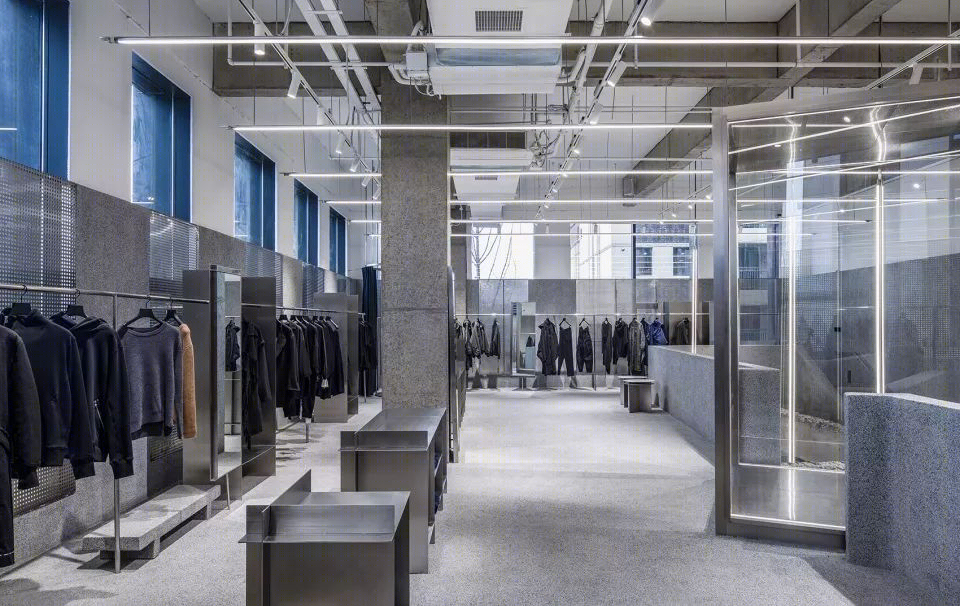 唤起回忆的郑州 JHW 服装店，水刷石与不锈钢的精致融合-35