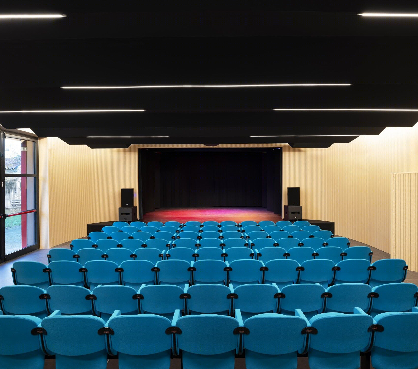 SBG Architetti 翻新意大利 Pregnana Milanese 学校剧院,打造视听盛宴-10