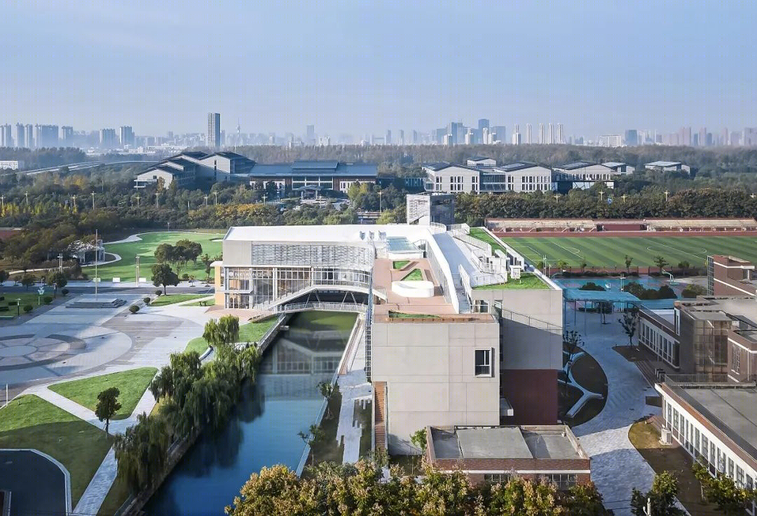 桥上教学楼 盐城外国语学校创新中心丨中国盐城丨Perform普泛建筑-36