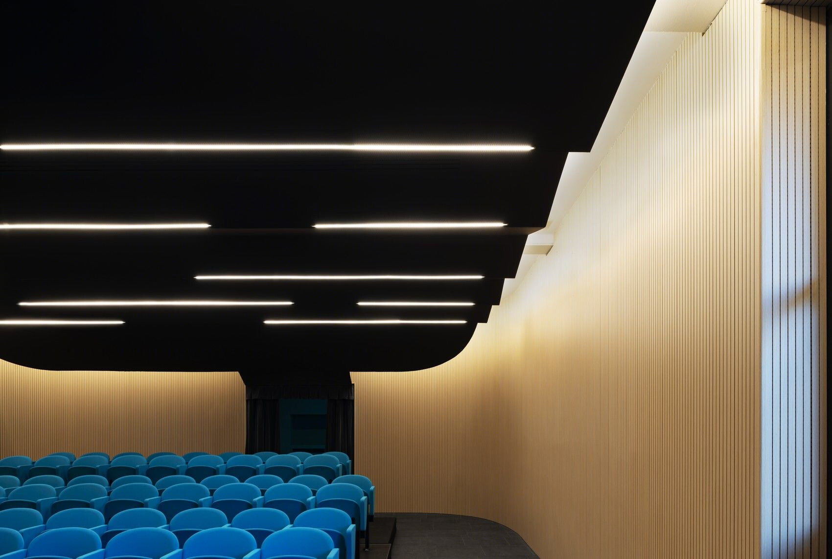 SBG Architetti 翻新意大利 Pregnana Milanese 学校剧院,打造视听盛宴-11