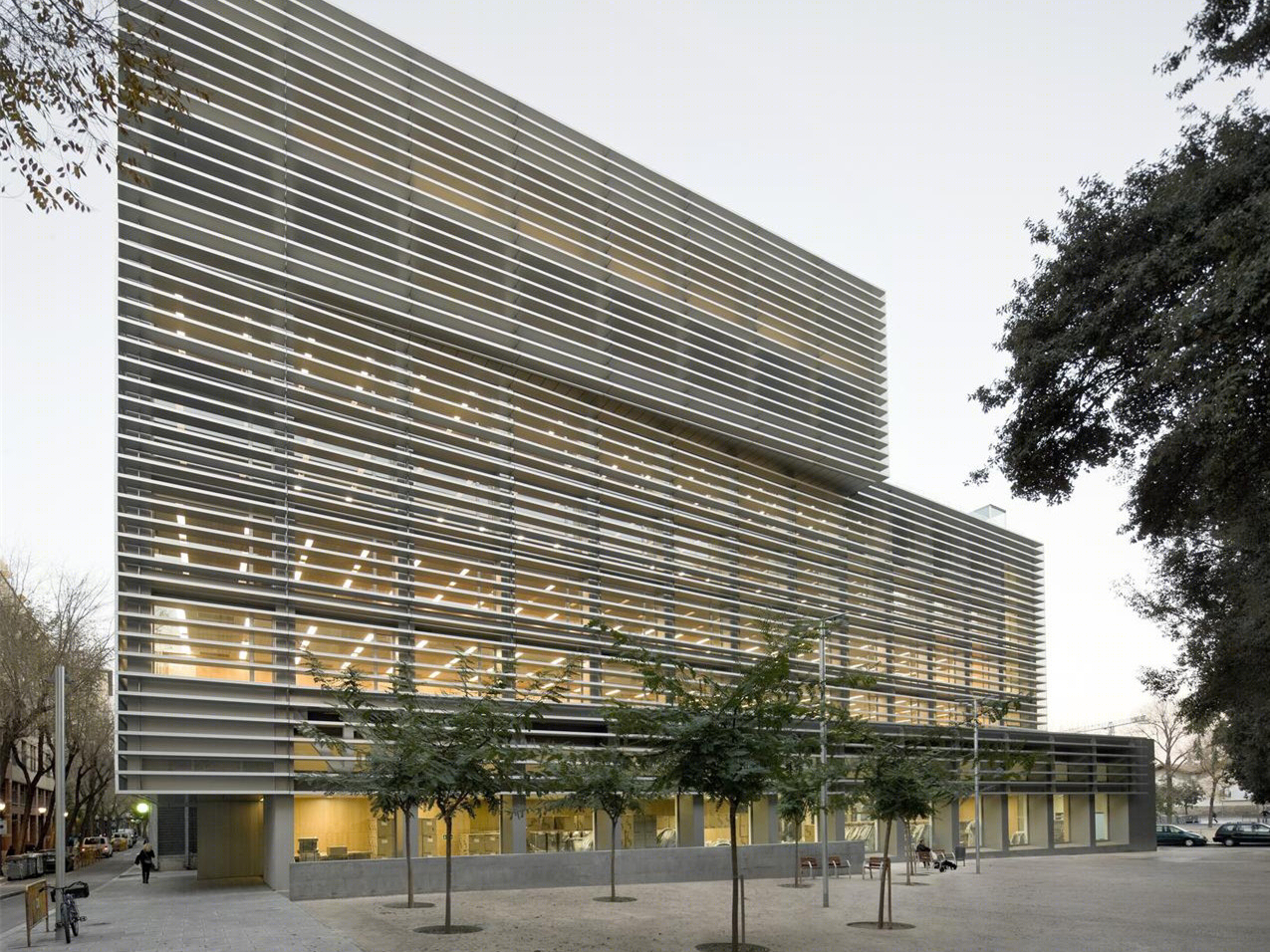 巴塞罗那老城区半透明金属办公楼丨BCQ arquitectura barcelona-7