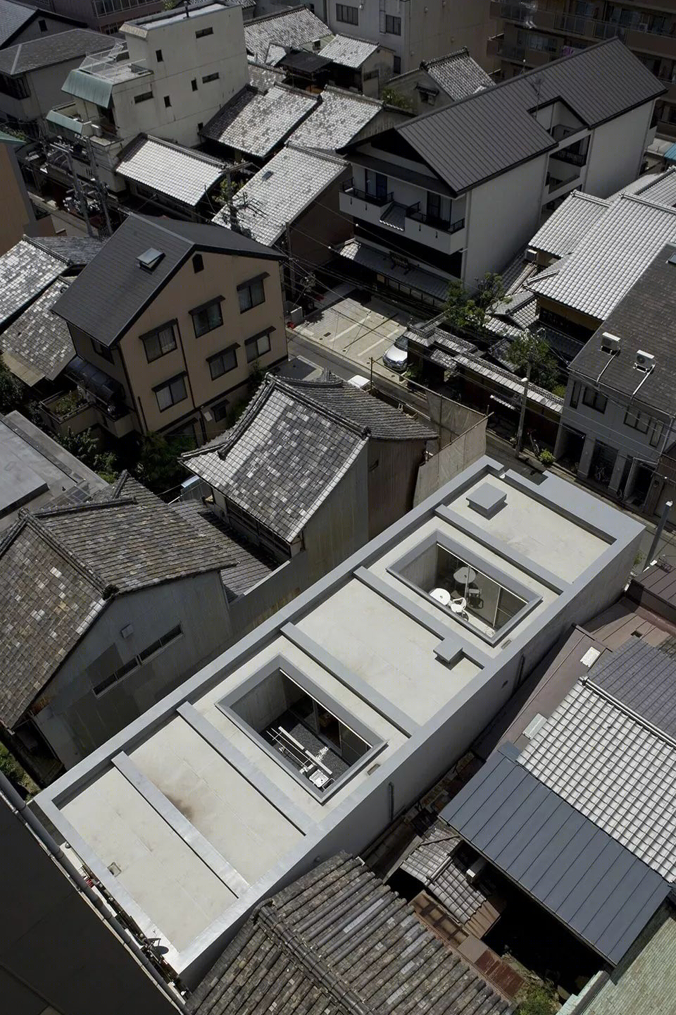 京都 MON 工作坊及住宅 | 光影交织的十字孔洞空间-12