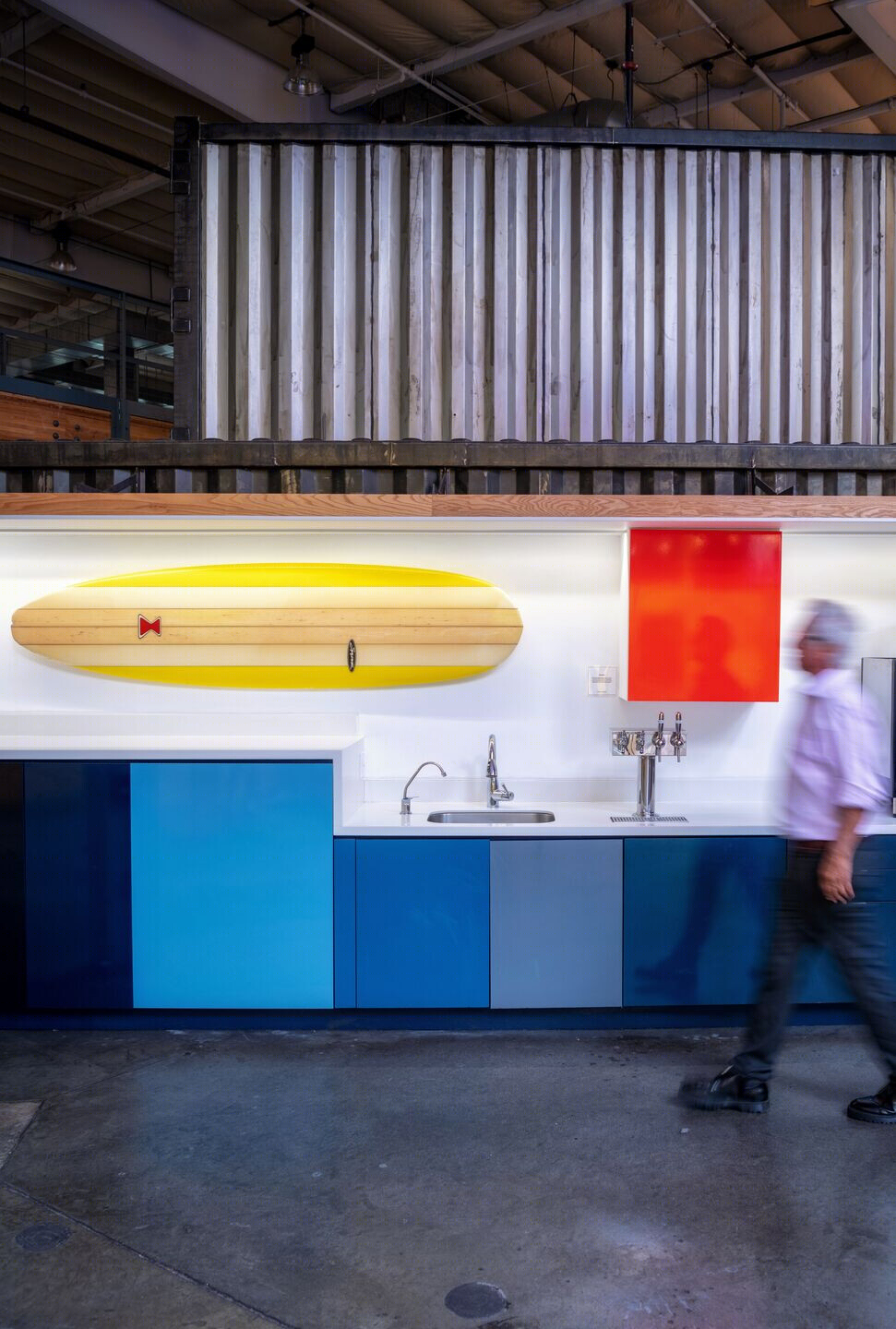洛杉矶 TBWA\Chiat\Day 总部“围城”式室内设计丨美国洛杉矶丨Spatial Affairs Bureau-17