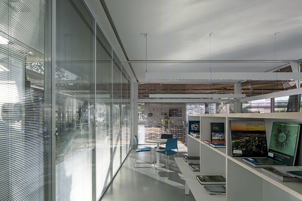 巴西绿色生态商业建筑丨LoebCapote Arquitetura e Urbanismo-21
