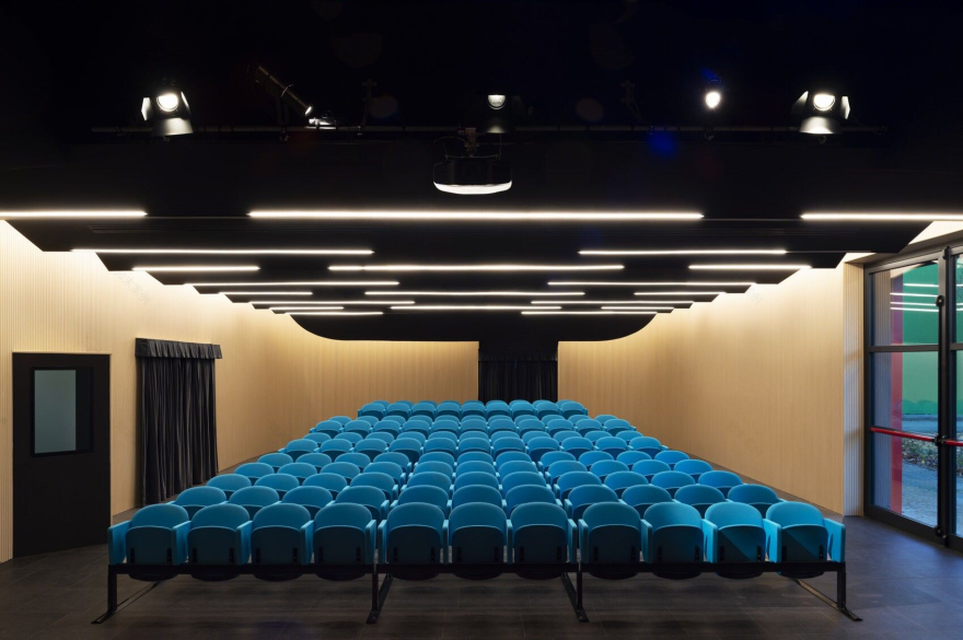 SBG Architetti 翻新意大利 Pregnana Milanese 学校剧院,打造视听盛宴-15