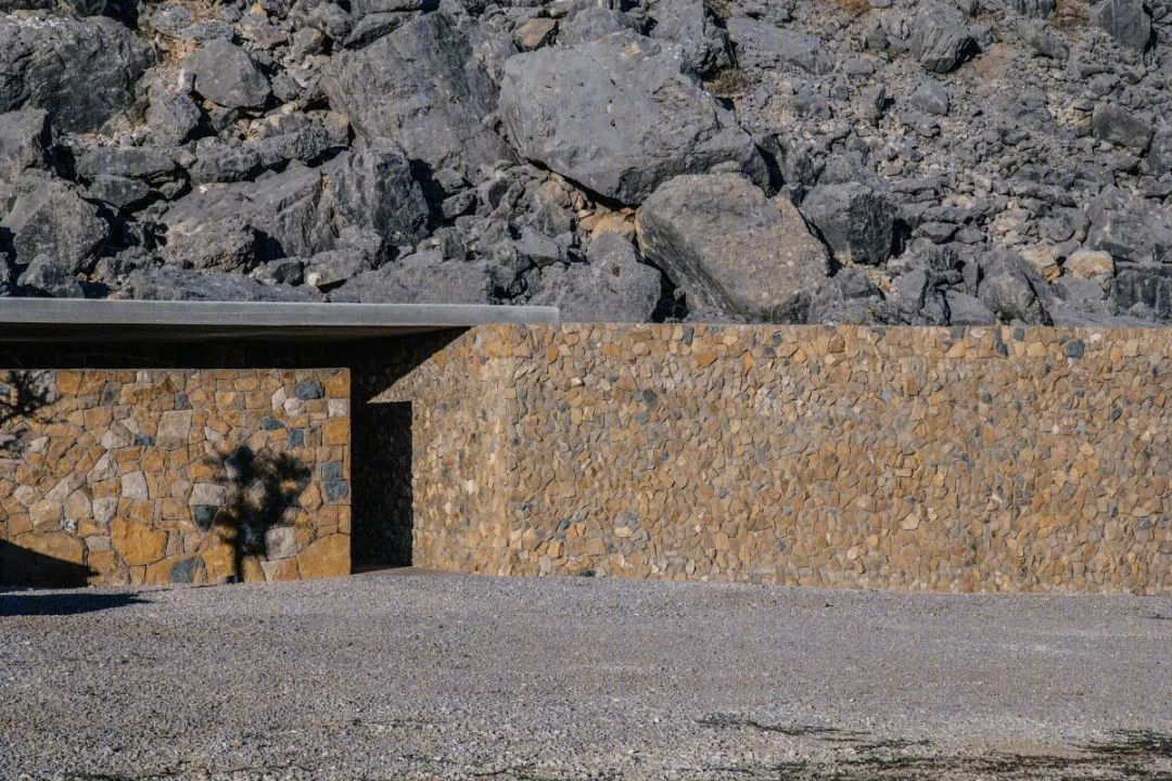 中东音乐家建筑师 Carl Gerges 的创意之作 | Baalbek 自然景观住宅 Villa Chams-34