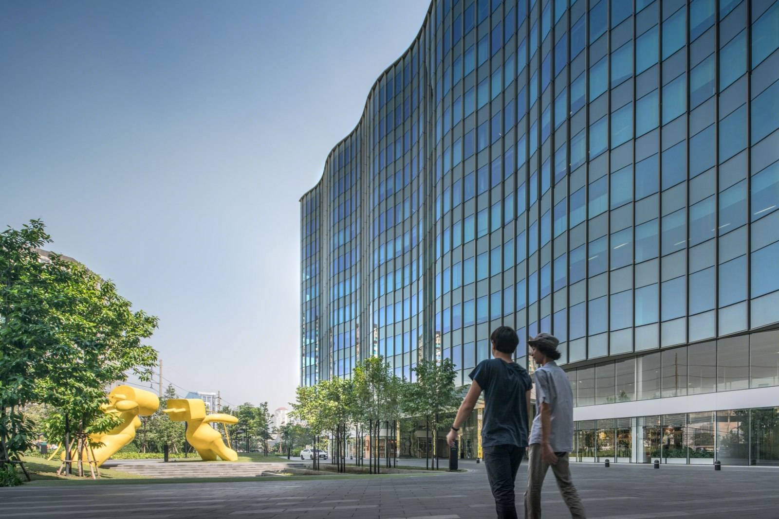 Bangkok FYI Center 办公写字楼前广场-9