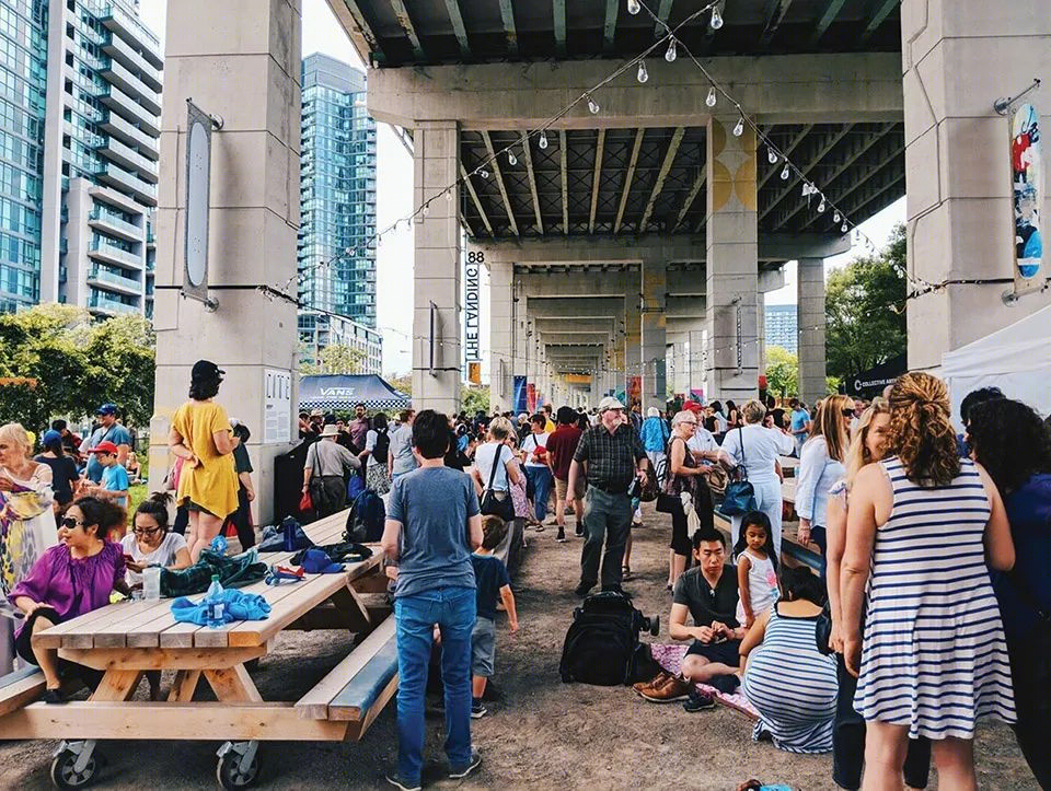 多伦多高速公路下方的共享公共空间-55
