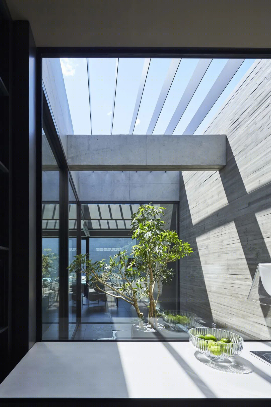 关东 270㎡野兽派美学住宅丨日本丨Apollo Architects & Associates-42