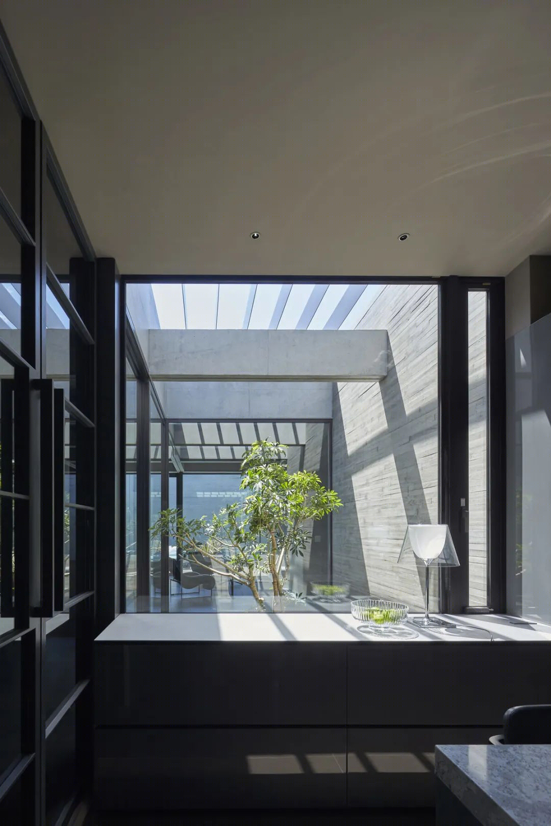 关东 270㎡野兽派美学住宅丨日本丨Apollo Architects & Associates-43