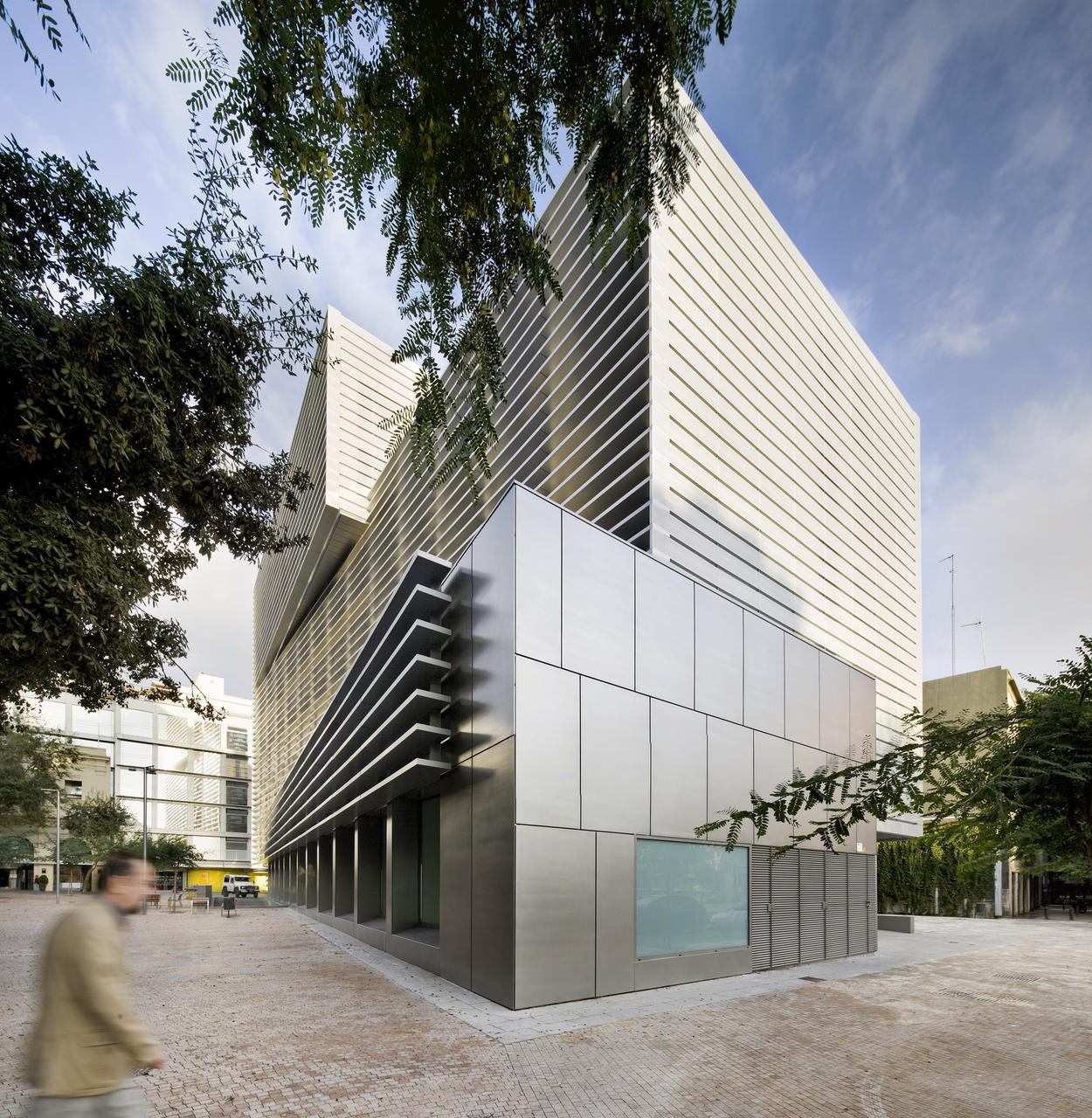 巴塞罗那老城区半透明金属办公楼丨BCQ arquitectura barcelona-16