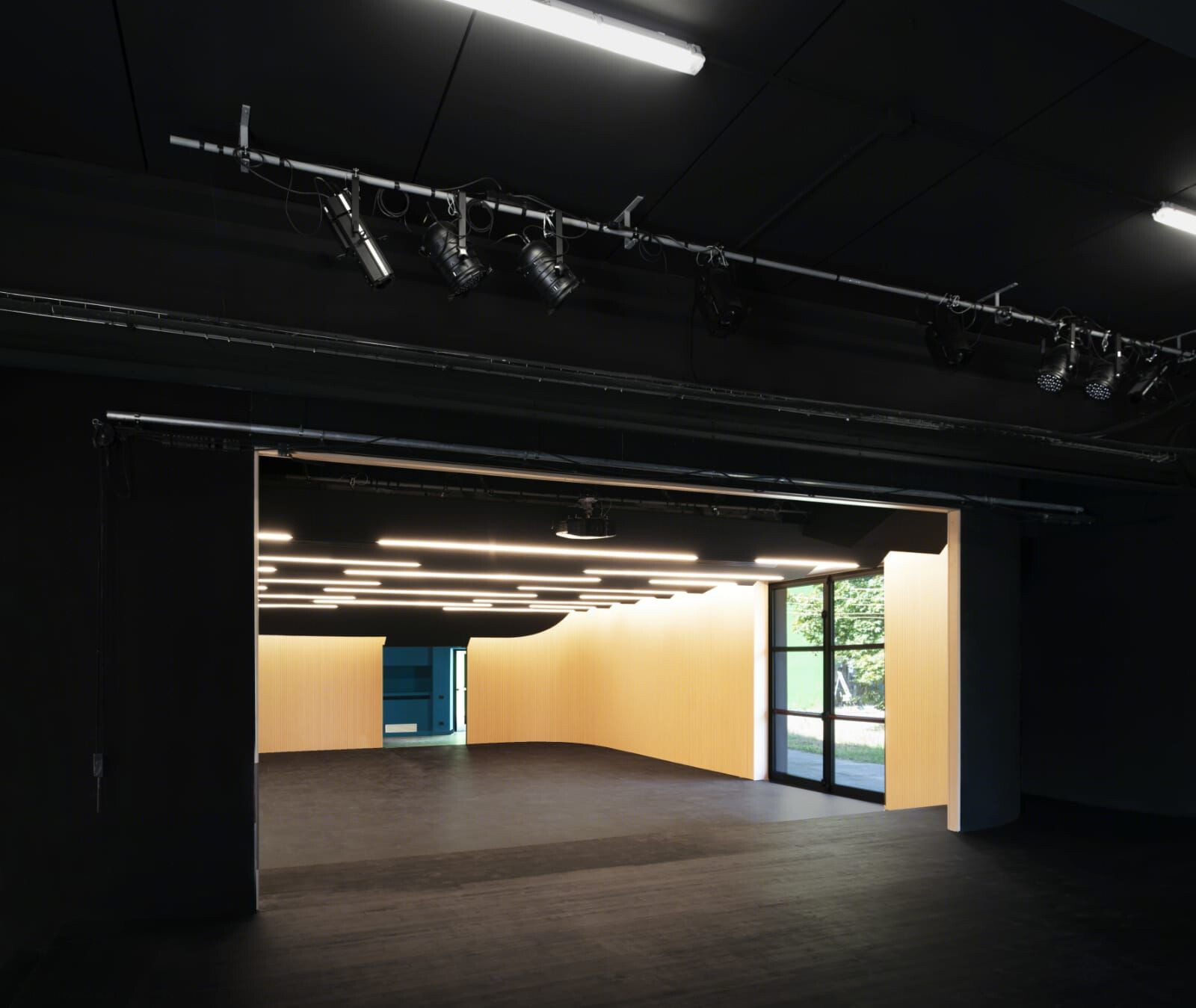 SBG Architetti 翻新意大利 Pregnana Milanese 学校剧院,打造视听盛宴-18