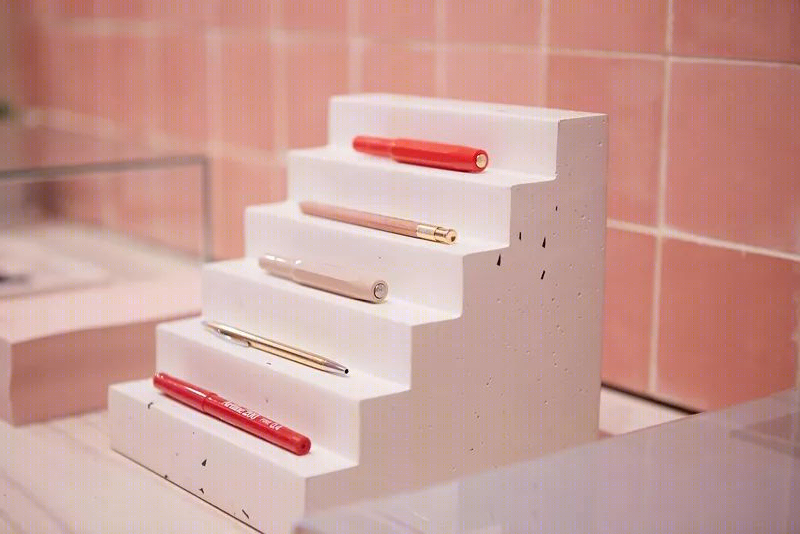 伦敦设计智慧 | 两间独立文具店的空间艺术-23
