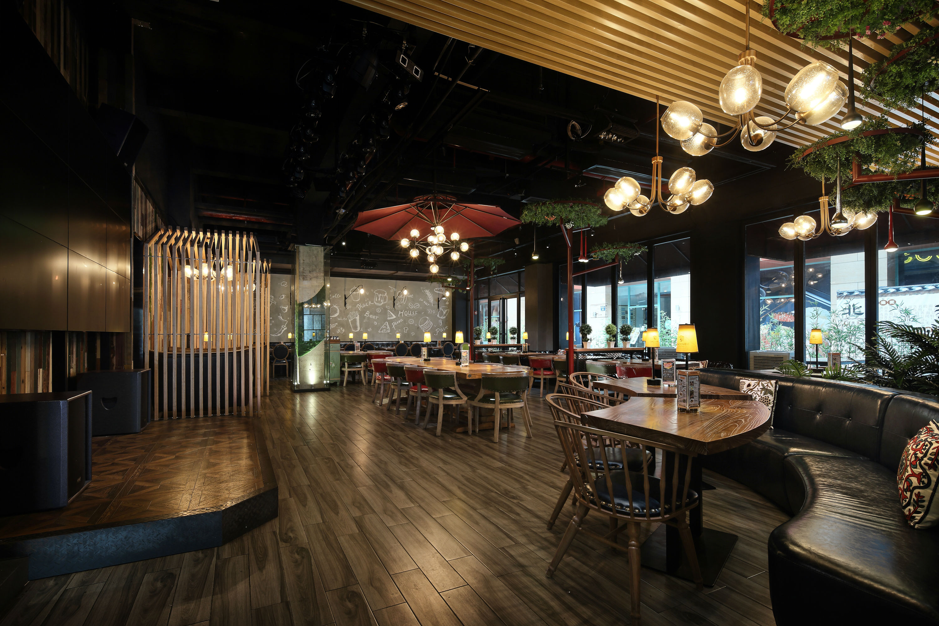 广州祈福名家街区“怀旧摩登”餐吧设计-2