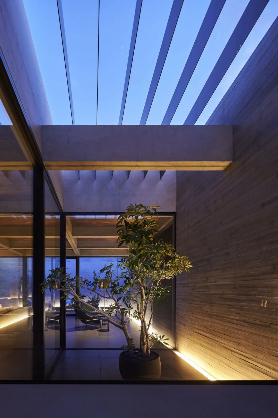 关东 270㎡野兽派美学住宅丨日本丨Apollo Architects & Associates-45