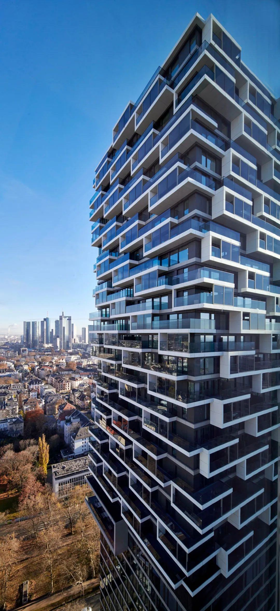 森肯贝格大厦丨德国丨Cyrus Moser Architects-22