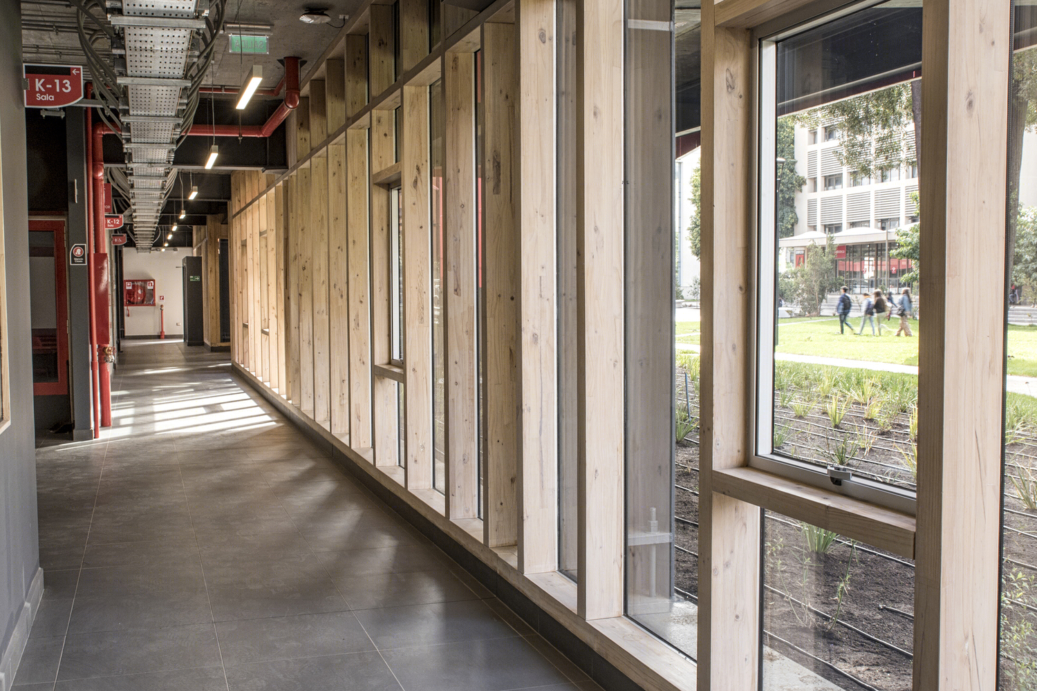 智利自治大学建筑与工程学院K楼-19
