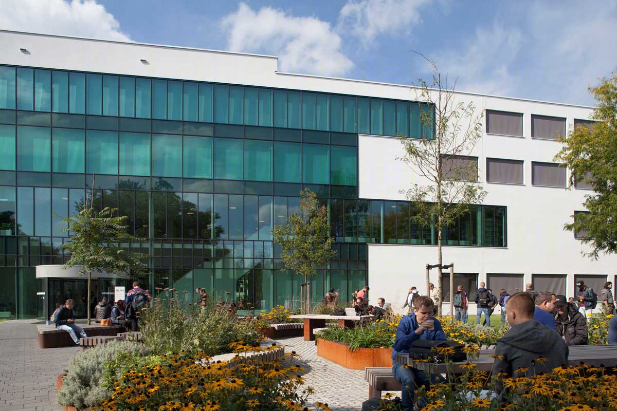 荷兰方提斯应用科技大学 R3 教学楼绿色心脏改造-15