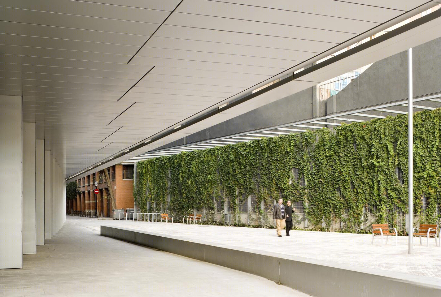 巴塞罗那老城区半透明金属办公楼丨BCQ arquitectura barcelona-19