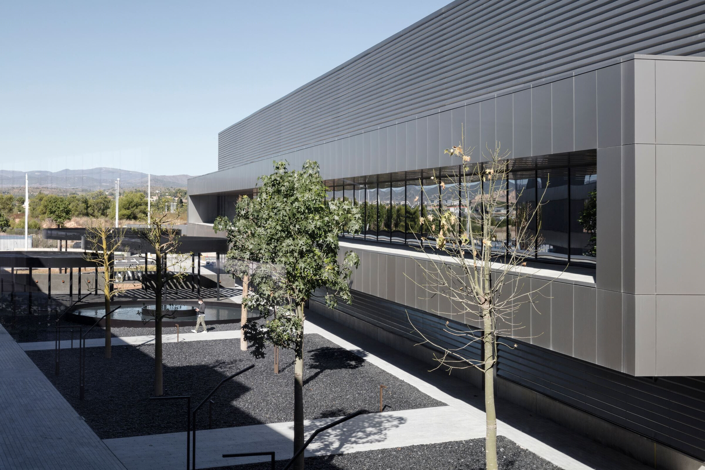 西班牙工业风办公建筑丨IDOM-32