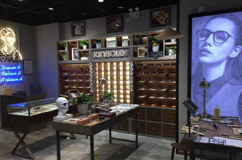 曾龙飞操刀，KINSOLE 眼镜连锁店打造复古视觉盛宴-12