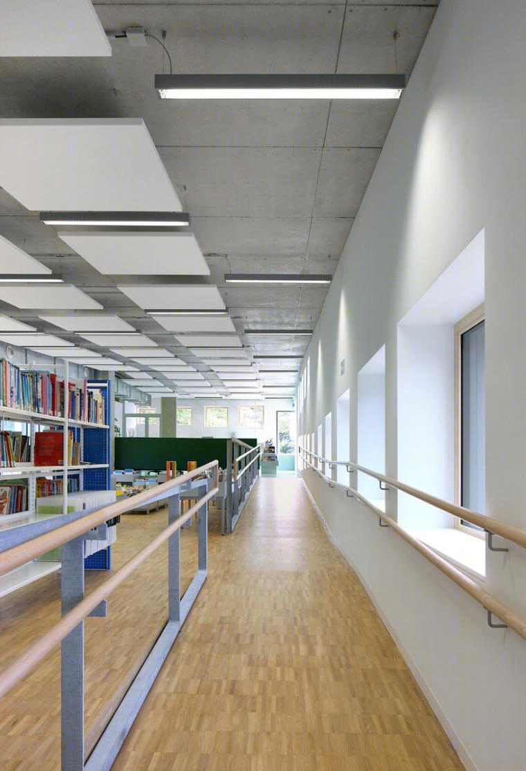 比利时全金色面板覆盖的图书馆丨plus office architects-24