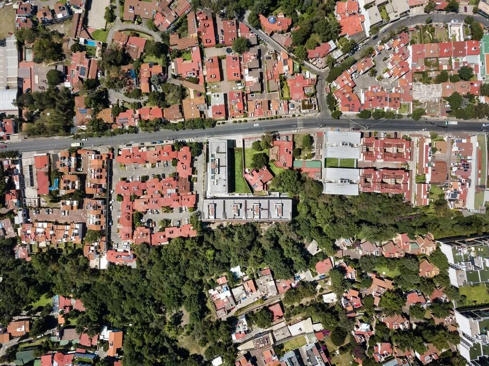 墨西哥城 Afinia Olivar 住宅楼 | L 形布局与自然环境相融合-7