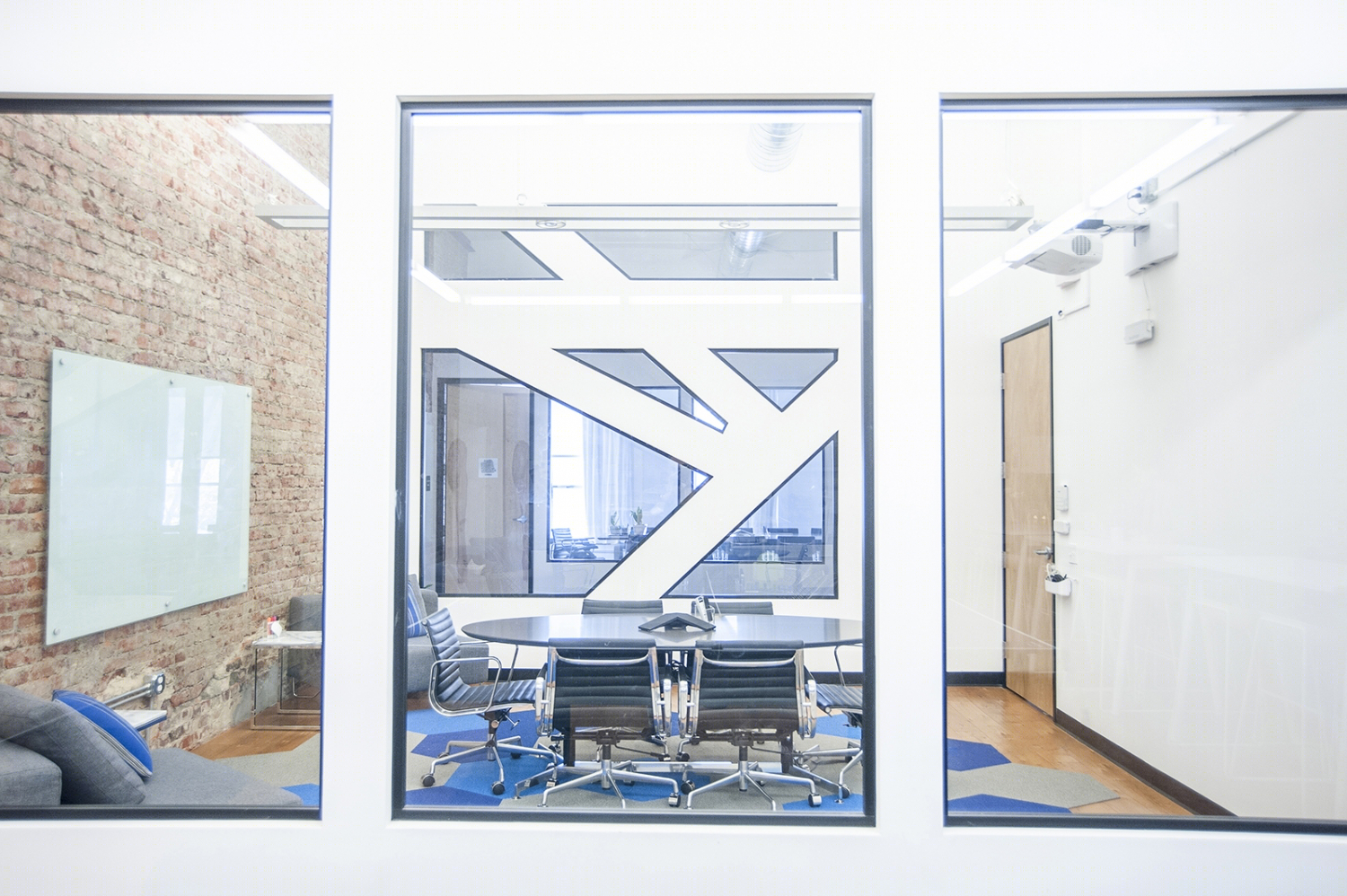 旧金山 MedHelp 办公室 | 现代风格与品牌色彩的完美融合-13