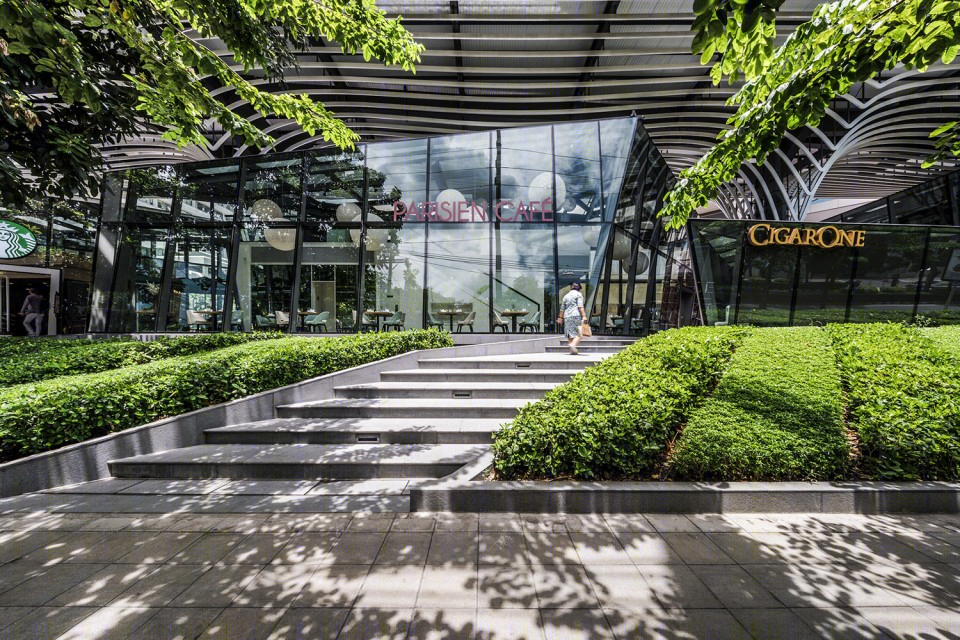 泰国树荫下的玻璃餐厅 | 优雅融合自然与现代设计-64