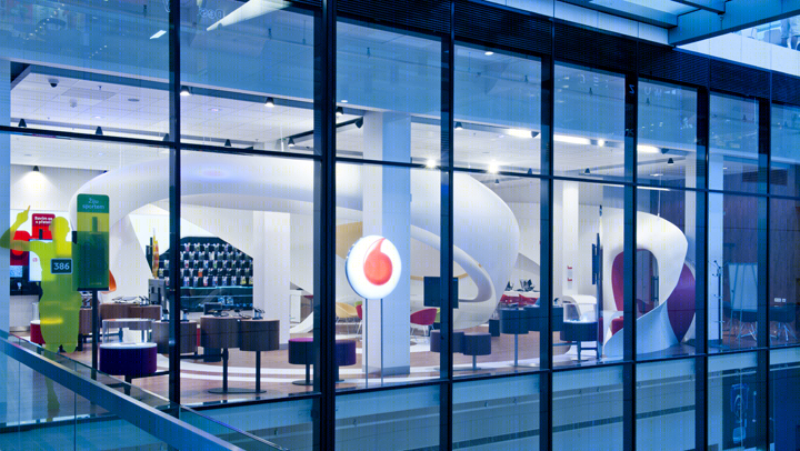 捷克 Vodafone 数据商店创新设计丨IO Studio-26