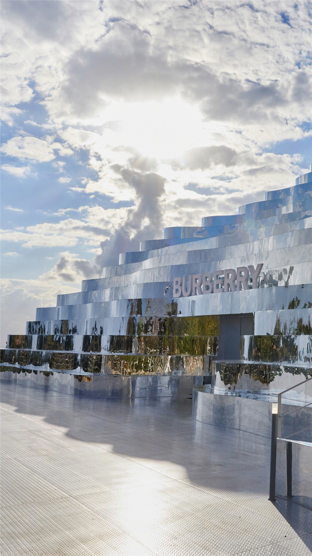 Burberry 济州岛镜面快闪店丨韩国-9