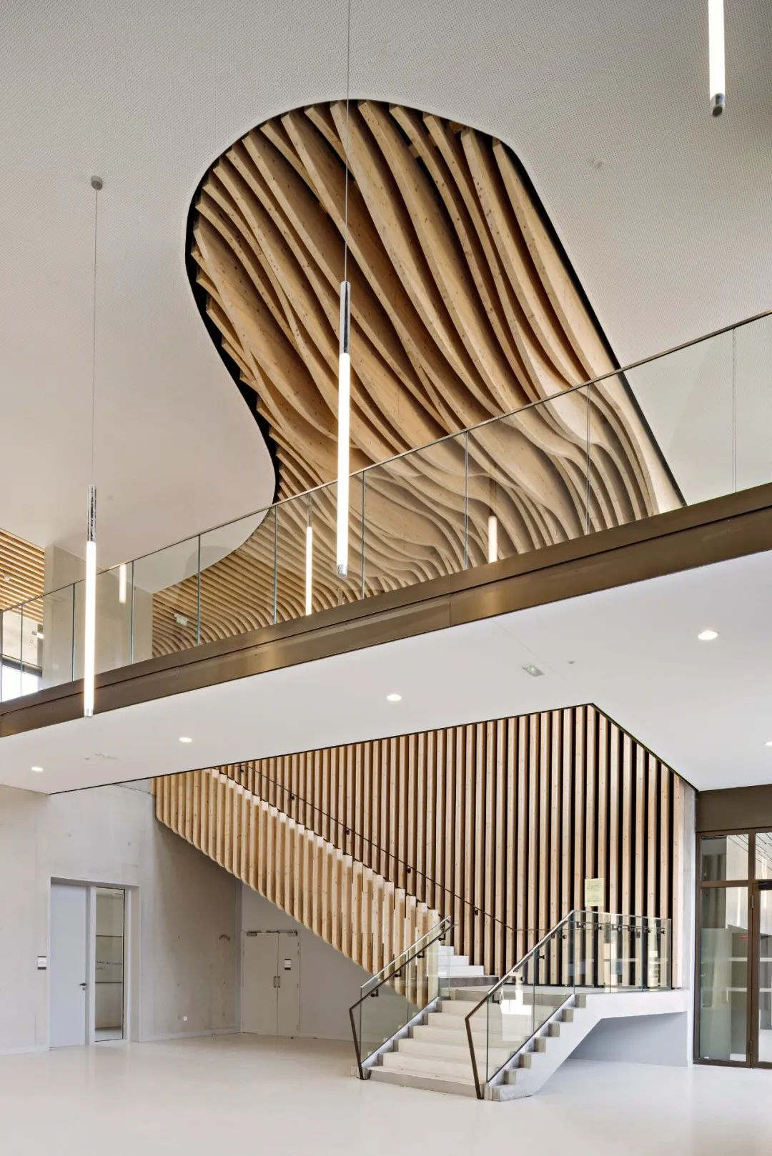 飘动绸带 | 法国中学建筑的室内外一体化设计-23