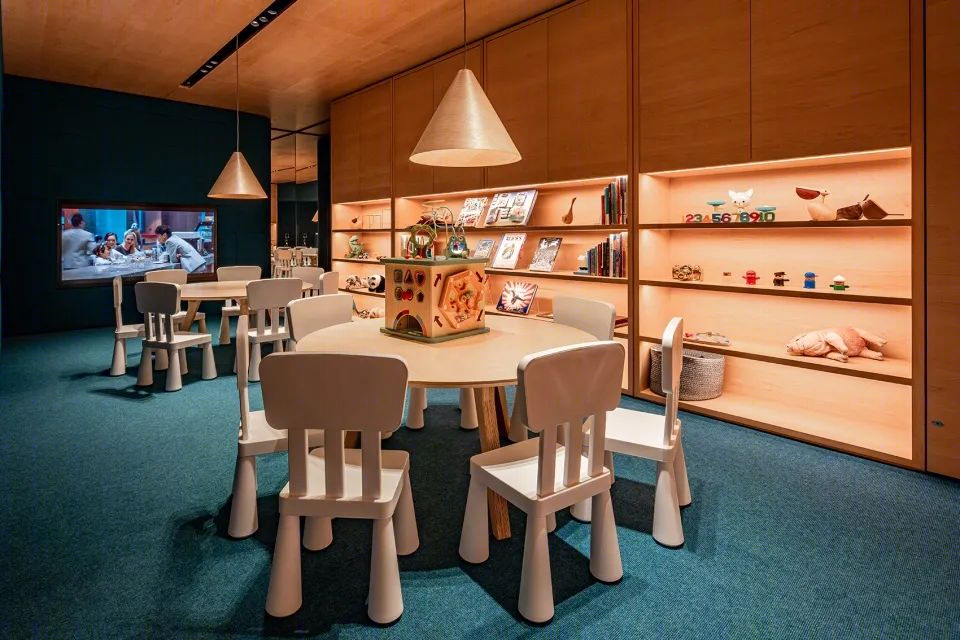 蔚来天津旗舰店 | 融入四合院理念的现代社区空间-48