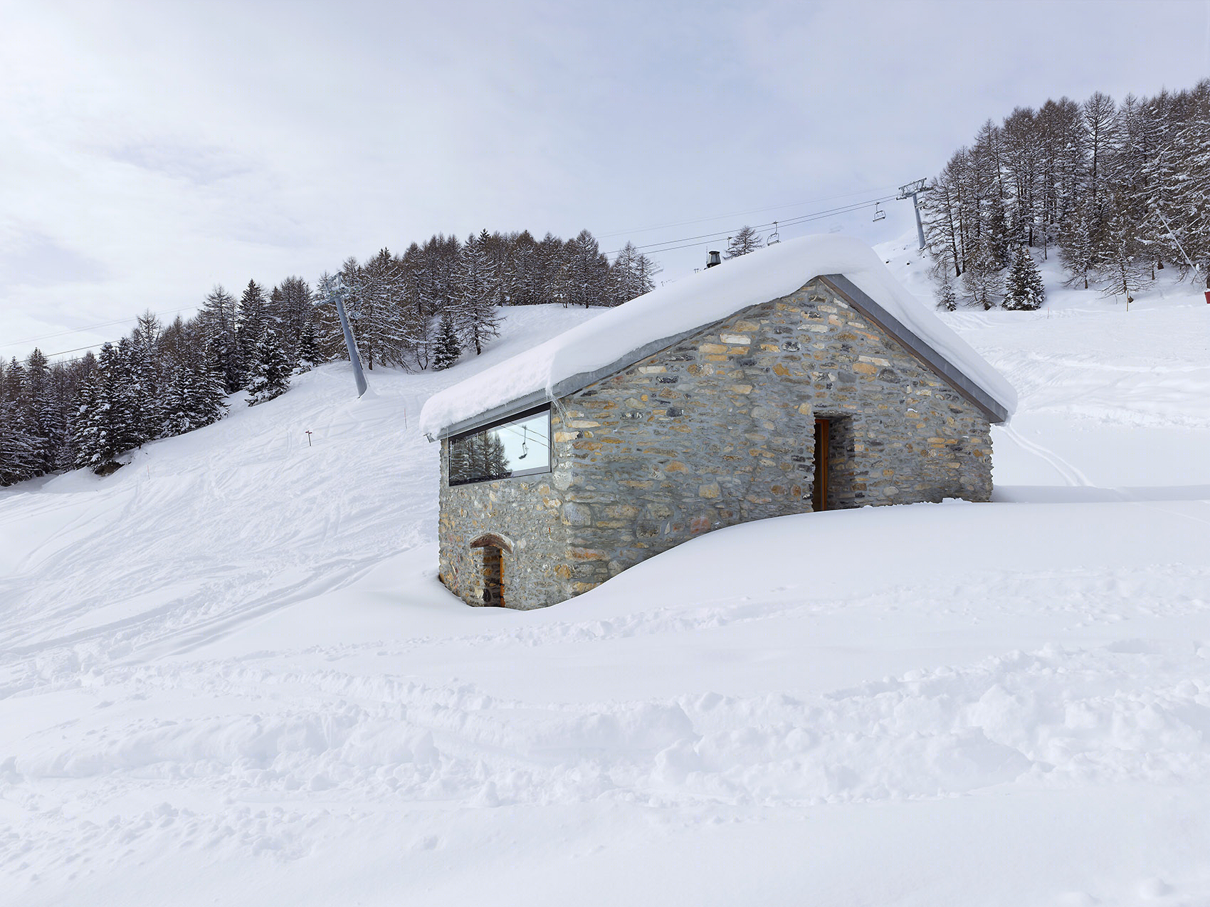 瑞士高山滑雪胜地 Gaudin 小屋改造,原汁原味呈现自然美-7