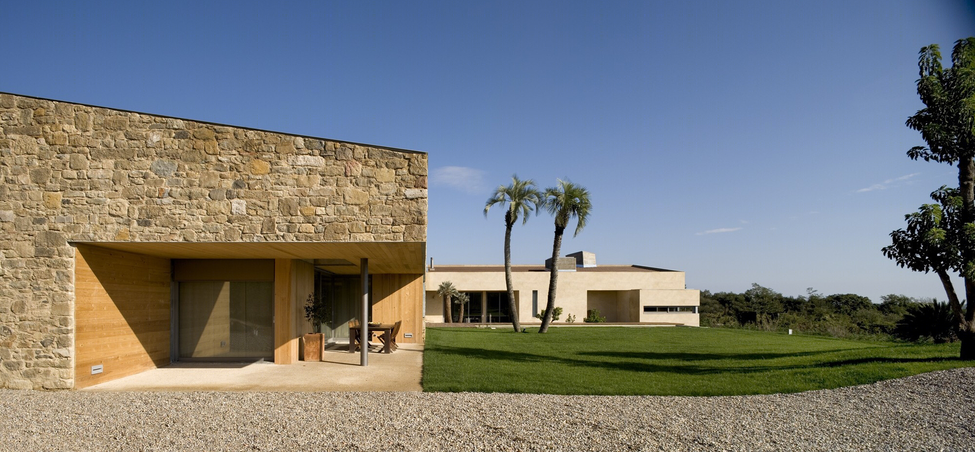Bach Arquitectes 打造西班牙家庭画室 | 融入自然,功能齐全-9