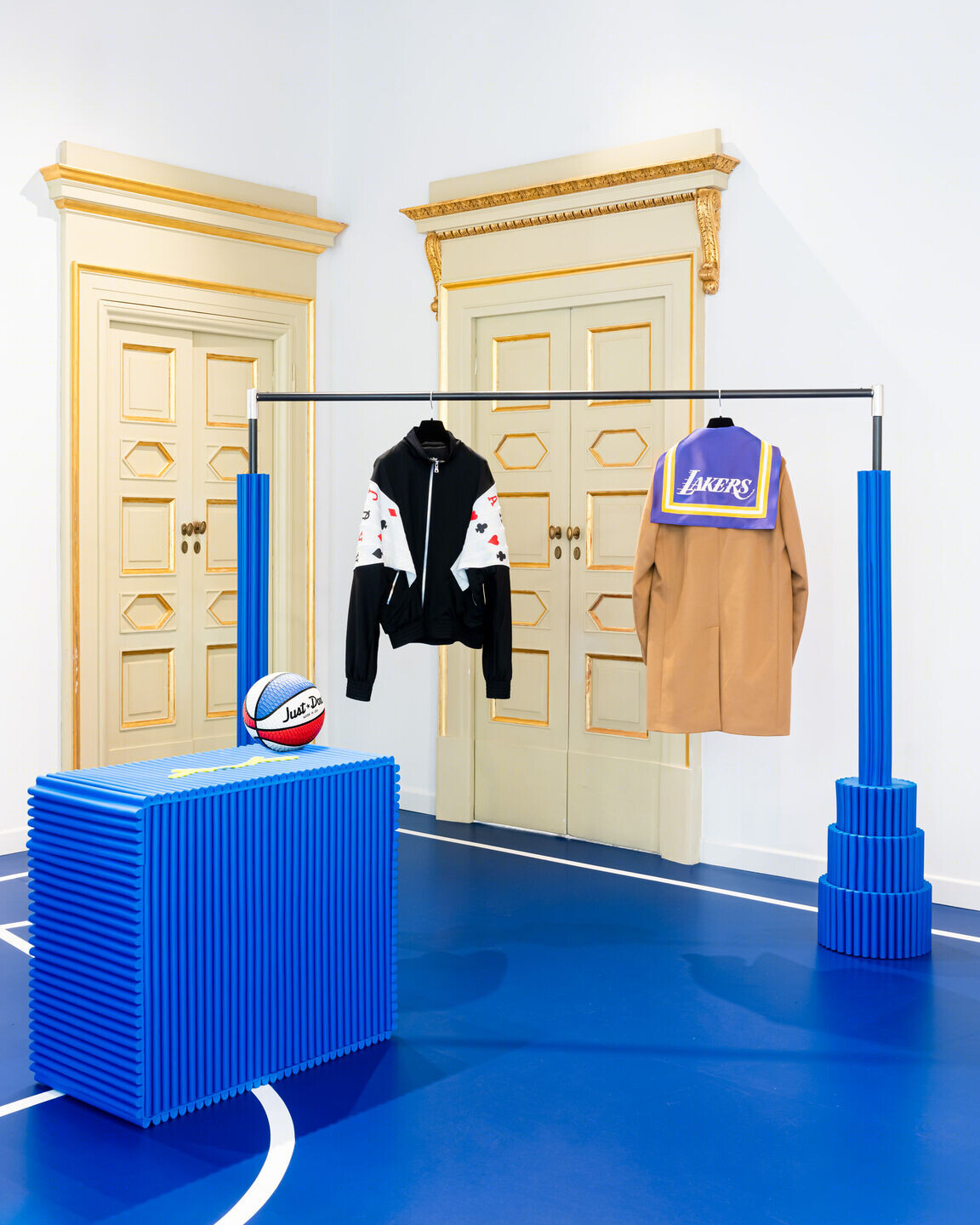 Just Don 米兰新展厅的 Onda 波浪设计防护丨意大利米兰丨Codex-22